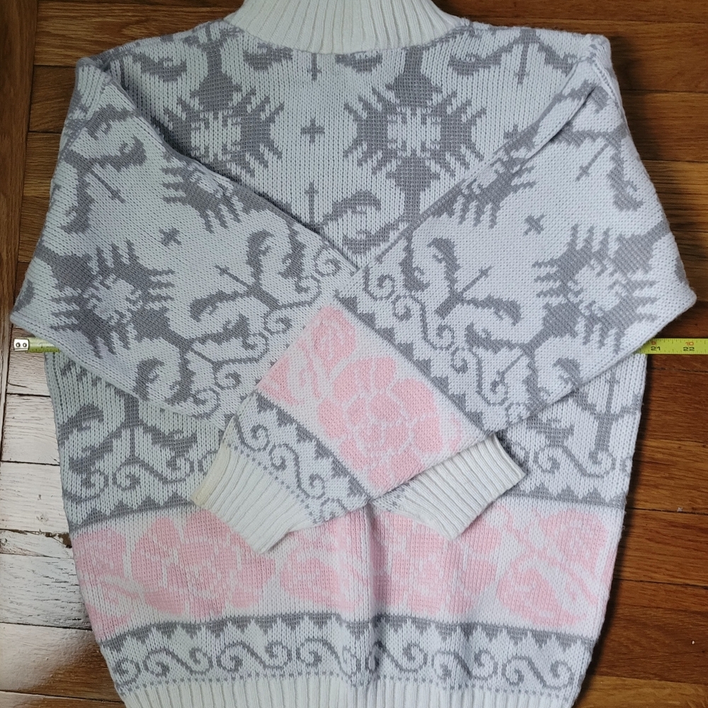 Jonathan Cass Women's Pink and Gray Sweater